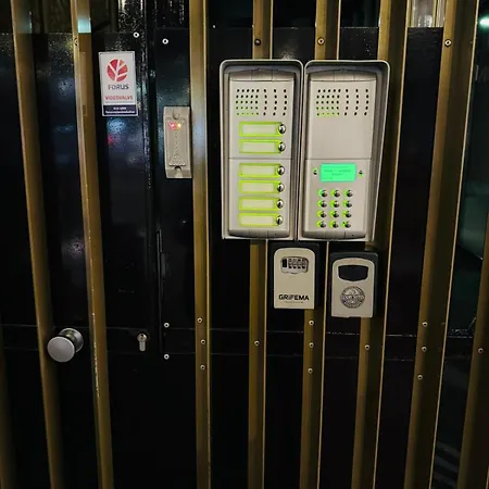 Luxury Foorum By Rikas Apartman *