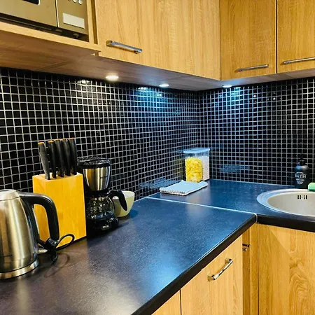 Luxury Foorum By Rikas Apartment